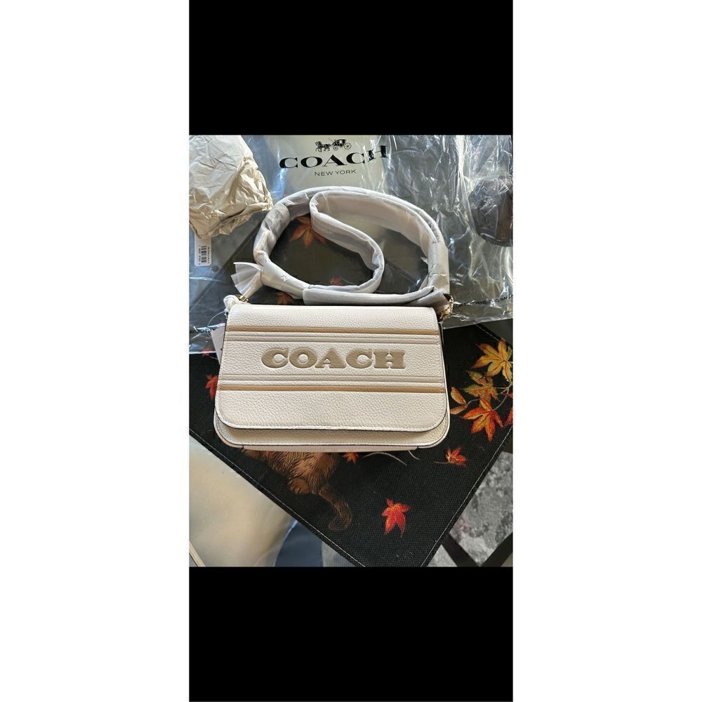 🔥🔥COACH Logan messenger with large Coach stripe - Picture 4 of 13